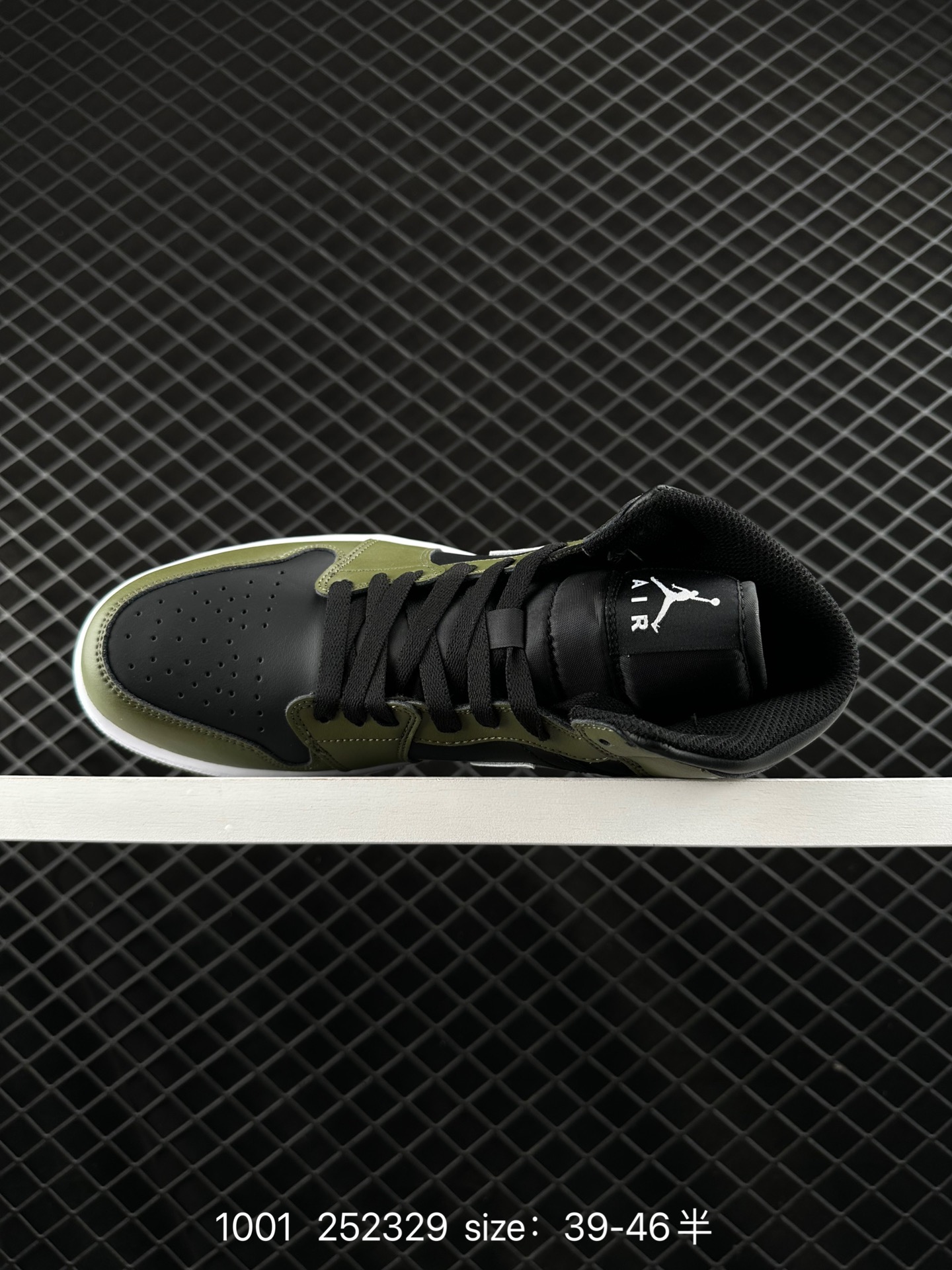 NIKE Air Jordan 1 Retro Mid”Reverse Black Toe“